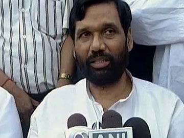 राष्ट्रीय राजनीति से खुश हूं, बिहार के मुख्यमंत्री पद की होड़ में नहीं : रामविलास पासवान