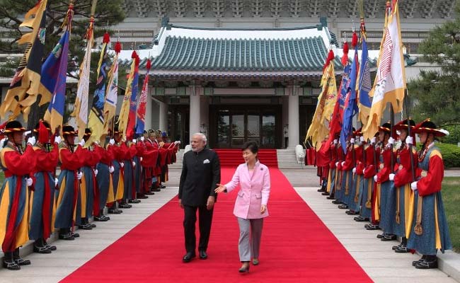 PM Modi Greets South Korea on Liberation Day