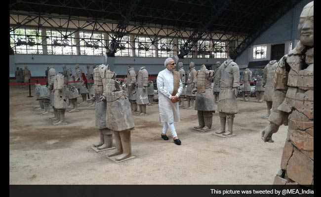 PM Modi Visits Terracotta Warriors Museum in Xi'an
