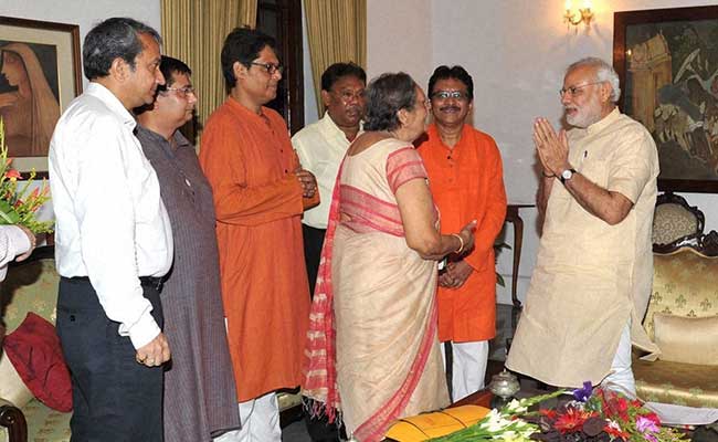 Subhas Chandra Bose's Family Meets PM Narendra Modi, Urges Him to Declassify Files Related to Netaji