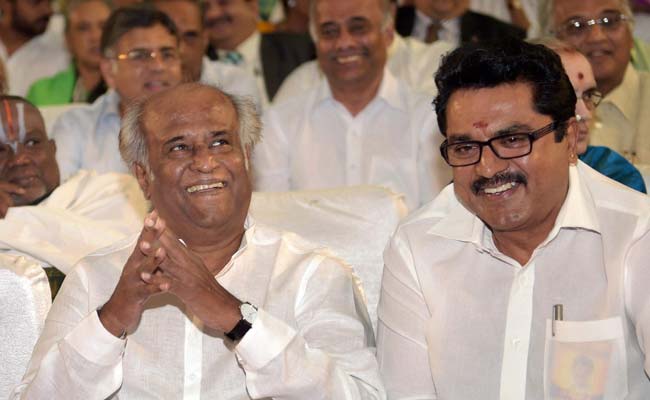 Neighbour Rajinikanth Attends Jayalalithaa's Oath Ceremony in Chennai