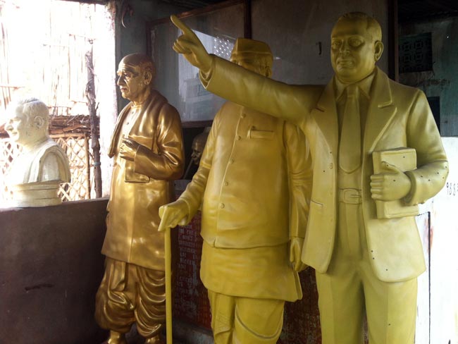 फोटो ब्लॉग : सबसे ज़्यादा मूर्तियां तो डॉक्टर अंबेडकर की ही बिकती हैं