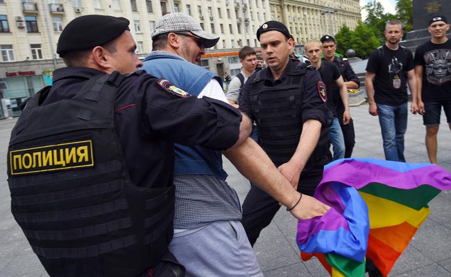 Russian Police Detain Gay Activists At Unauthorised Rally 6736