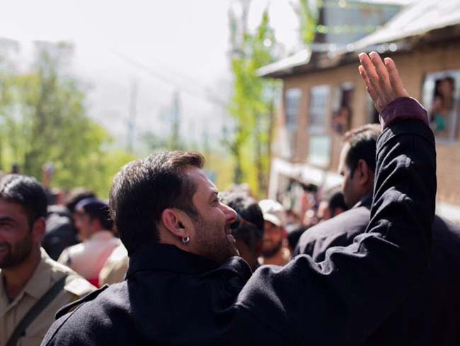 जम्मू-कश्मीर के अलगाववादी संगठन ने सलमान पर बोला हमला