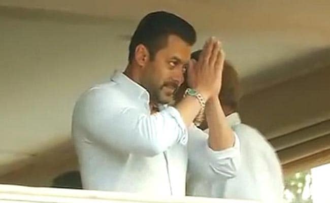 Gajendra Chauhan Should Listen to the Students, Says Salman Khan on FTII Controversy
