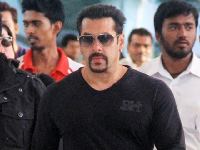 Salman Khan Wraps Bajrangi Bhaijaan in Kashmir, Flies to Mumbai