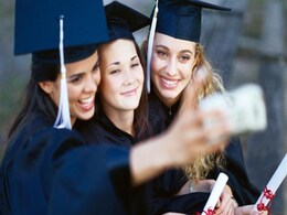A US Varsity Offers a Course in Mastering the Art of Taking a Selfie A US Varsity Offers a Course in Mastering the Art of Taking a Selfie