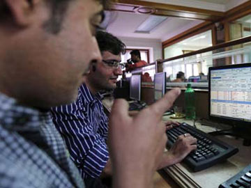 सेंसेक्स की शीर्ष नौ कंपनियों का बाजार पूंजीकरण 77,000 करोड़ रुपये बढ़ा