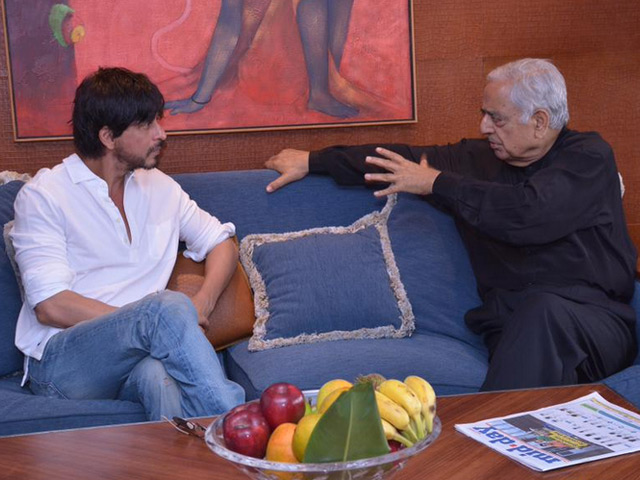 Shah Rukh Khan Tells Mufti Mohd Sayeed he Wants to Shoot in Kashmir Again