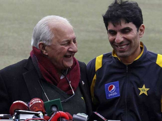 पाकिस्तान क्रिकेट बोर्ड के प्रमुख को कोलकाता हवाई अड्डे पर रोका गया
