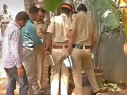 फिल्म सिटी में फायरिंग, अमिताभ बोले - सिर्फ 20 फीट की दूरी पर हुआ गैंगवार शूटआउट फिल्म सिटी में फायरिंग, अमिताभ बोले - सिर्फ 20 फीट की दूरी पर हुआ गैंगवार शूटआउट