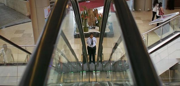 अब 24 घंटे खुले रह सकेंगे मॉल्स और दुकानें, कैबिनेट ने संबंधित बिल को दी मंजूरी