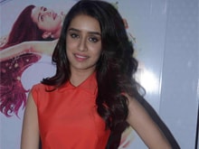 Shraddha Kapoor Feels 'Lucky' to be in <i>Rock On 2</i>