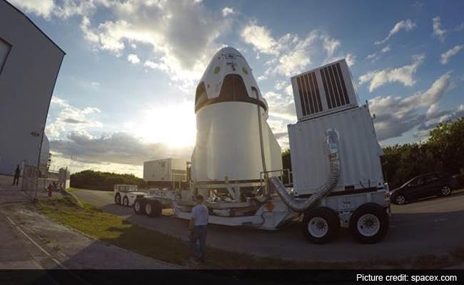 Lettuce, Parking Gear Aboard SpaceX Ship for Sunday Launch