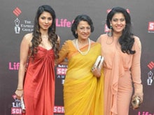 Tanuja, Daughters Kajol and Tanishaa Create Breast Cancer Awareness
