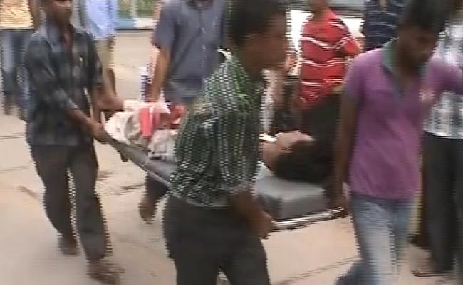 Crude Bomb Goes Off in Bengal Local Train, Injuring Six. Teen arrested.