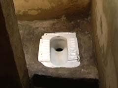 Bihar Woman Begs To Collect Money To Construct A Toilet At Home