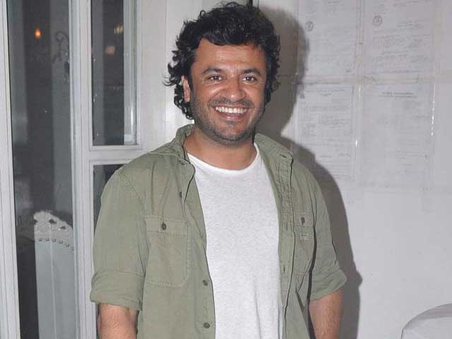 Vikas Bahl Wishes Short Film Anthology <i>Chaar Cutting</i> Well