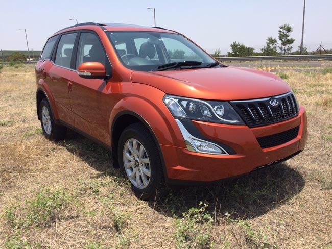 शानदार फीचर्स के साथ महिंद्रा ने उतारी नई XUV 500, कीमत 11.21 लाख