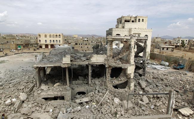 Plane Strike Hits Yemen Mourners, Killing 9 Women, 1 Child