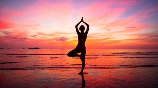 International Day of Yoga 2025: वजन कम करने में कारगार हैं ये 5 योगासन, जानें करने का तरीका और फायदे