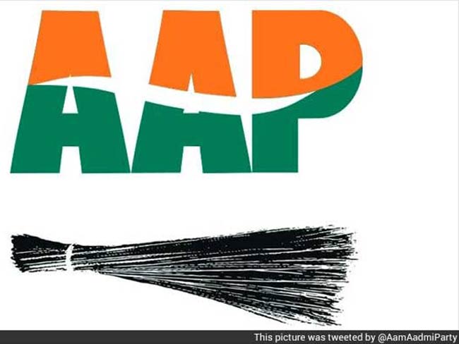 'आप' के लोगो डिजाइनर ने अरविंद केजरीवाल को भेजा कानूनी नोटिस