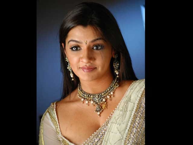 Telugu Actress Aarthi Agarwal Had Breathing Trouble After Liposuction Allegedly Went Wrong
