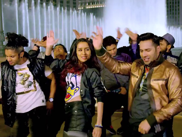 Varun Dhawan, Shraddha Kapoor Sing <i>Naach Meri Jaan</i> for <i>ABCD 2</i>