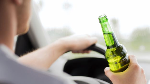 Delhi Government Plans to Bring Down Legal Drinking Age