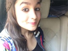 Alia Bhatt, Nursing an Injury, is on Holiday With Family in Hyderabad