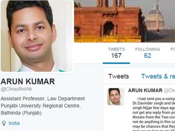 ट्विटर पर दलित प्रोफेसर मांग रहा राष्ट्रपति और पीएम से बैठने के लिए कुर्सी