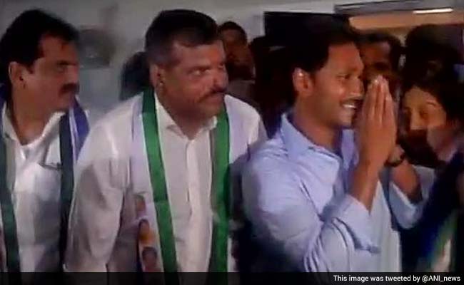 Former INC Leader Botsa Satyanarayana Joins YSR Congress Party