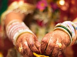 दूल्हा शराब पीकर लड़खड़ाया तो दुल्हन ने लौटाई बारात दूल्हा शराब पीकर लड़खड़ाया तो दुल्हन ने लौटाई बारात