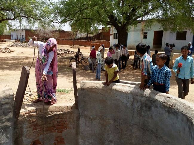 बुंदेलखंड : 'यहां बहू नहीं मिलती, मैं भी शादी कर दूर चली जाऊंगी'