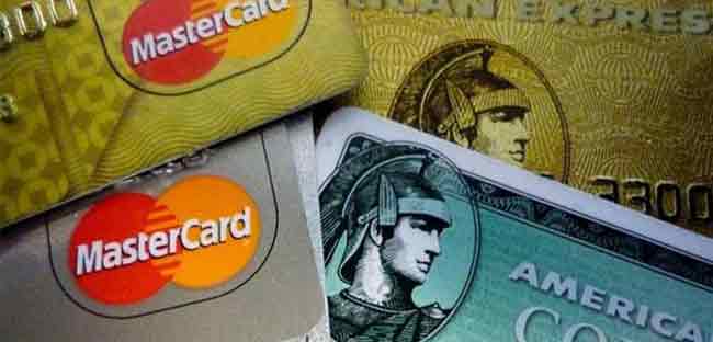 डेबिट/क्रेडिट कार्ड से शॉपिंग करने वालों को मिलेगी इनकम टैक्स में छूट!