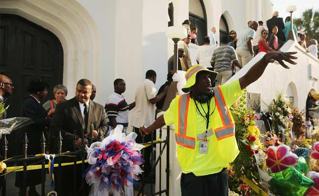 With Heavy Police Presence, Charleston Church Holds First Service Since Massacre