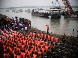 Toll in China Ship Tragedy Rises Past 400 as Workers Remember Dead Toll in China Ship Tragedy Rises Past 400 as Workers Remember Dead