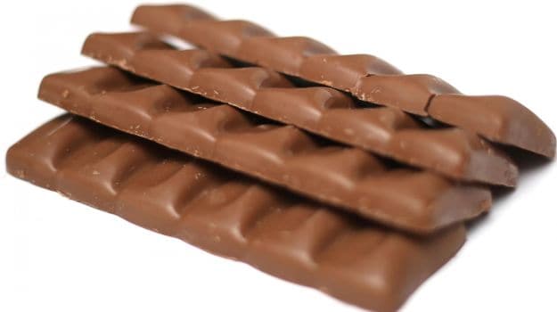 Daily Chocolate Dose May Fend off Heart Disease, But Don't Bet Your Life On it