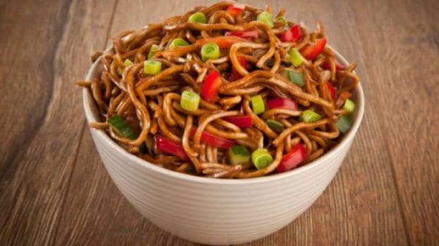 Veg Hakka Noodles