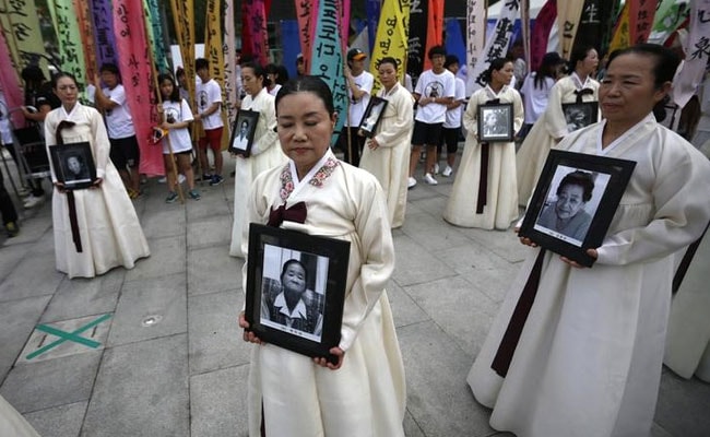 Japan South Korea Send Conflicting Signals On Comfort Women Feud 