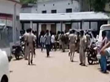 झारखंड : हजारीबाग की कोर्ट में एके 47 से फायरिंग, तीन की मौत