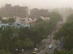 Dust Storm Envelops Delhi After A Scorching Hot Day