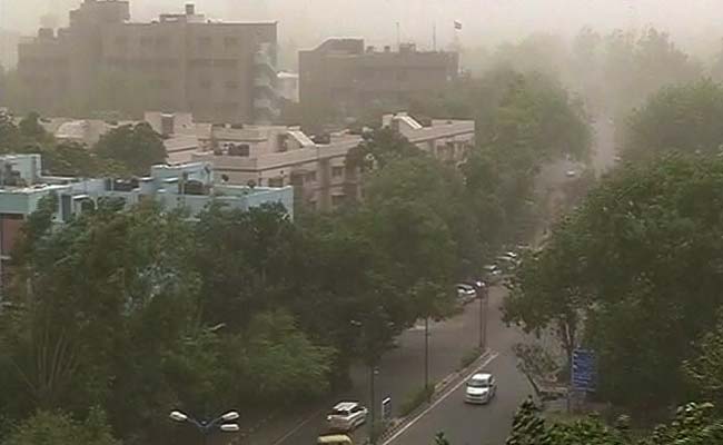 Dust Storm Accompanied by Rain Hits Parts of Delhi