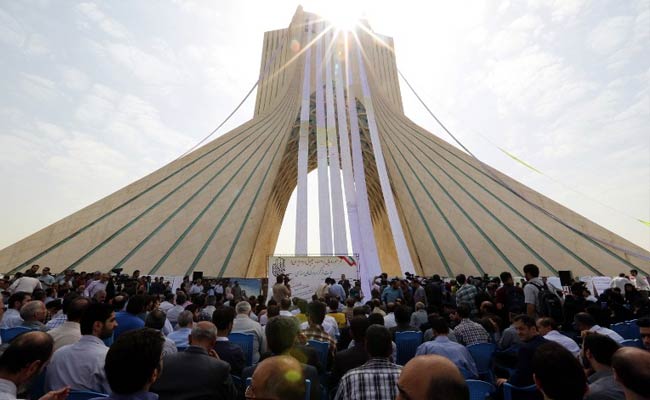 Iranians Call for 'Good Nuclear Deal' at Tehran Demo