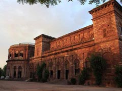 धौलपुर महल पर महाभारत : वसुंधरा और दुष्‍यंत के बचाव में खड़ी भाजपा