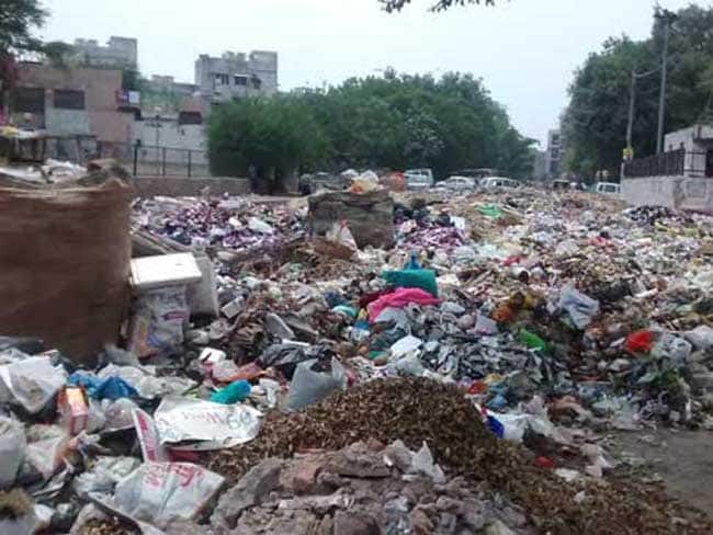 एमसीडी की हड़ताल खत्म, कर्मचारियों का वादा 'दो दिन में हो जाएगी दिल्ली साफ'