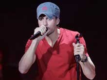 Enrique Iglesias's Fingers Sliced by Drone During Concert