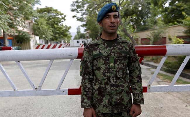 Soldier's Heroics Lift Gloom for Afghans Tired of Taliban Attacks