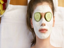 Beauty Tips : कॉस्मेटिक खरीदने से पहले इन चीजों का रखें खास ख्याल, हो सकता है आपके चेहरे को नुकसान Beauty Tips : कॉस्मेटिक खरीदने से पहले इन चीजों का रखें खास ख्याल, हो सकता है आपके चेहरे को नुकसान
