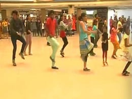 Flash Mobs in Chennai for a Cleaner Marina Coast Flash Mobs in Chennai for a Cleaner Marina Coast
